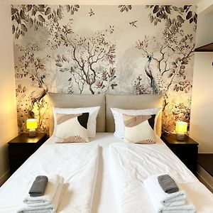 Special Apartment - Stadtnah, Balkon, Parkplatz, E-Ladestation, Gitterbox Fuer Fahrraeder, Fitnessstudio